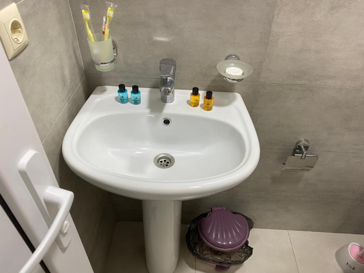גוניו Nira Hotel מראה חיצוני תמונה